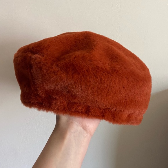 Urban Outfitters Accessories - Urban Outfitters Rust Brown Faux Fur Beret Hat